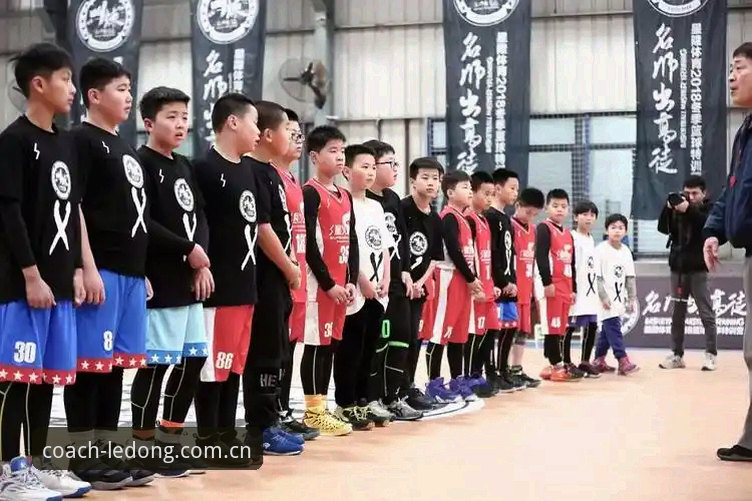 乐动体育教练CN教学数据平台安卓版下载与2026青训课程筛选指南